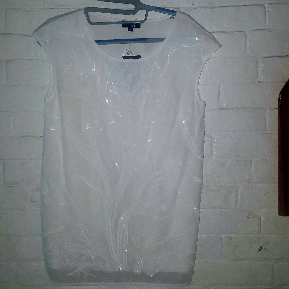 Color Works NWT beautifully sequined white top